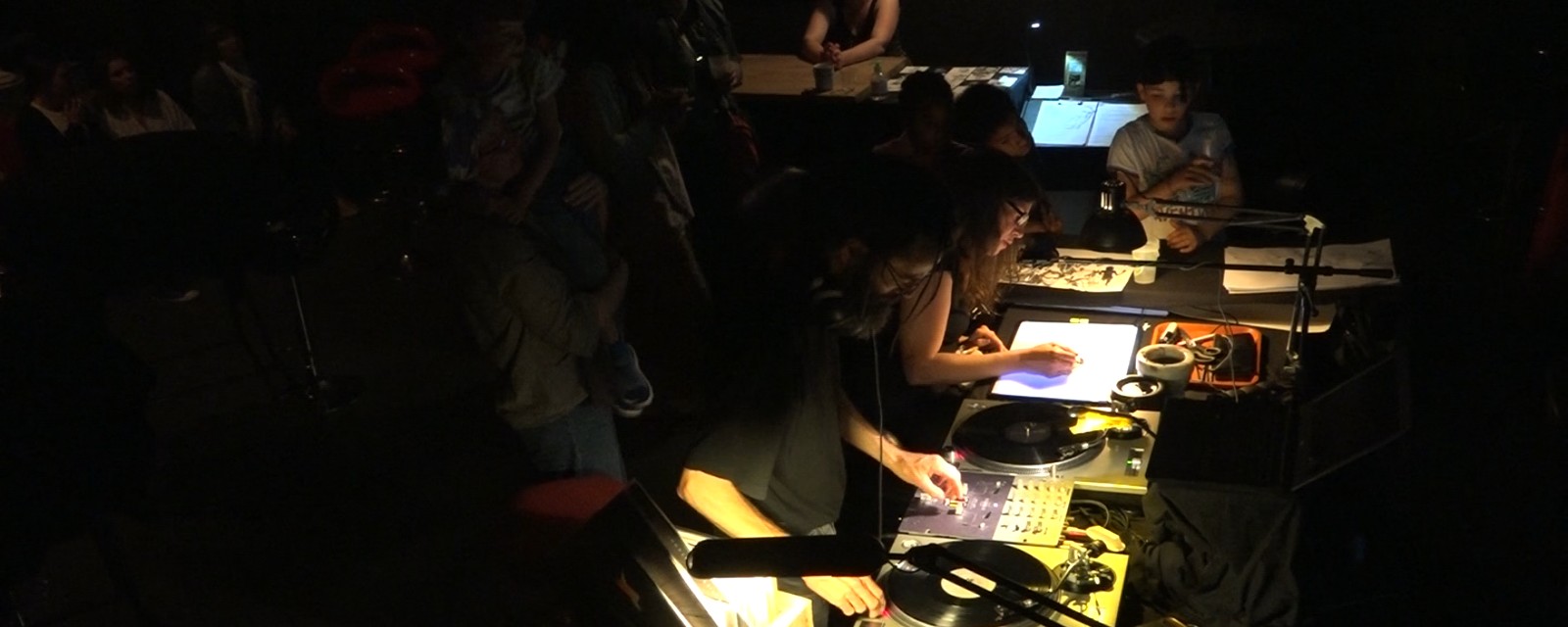 ligne et sillon au théâtre du tiroir